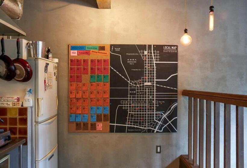 Номер Стандарт, Untapped Hostel