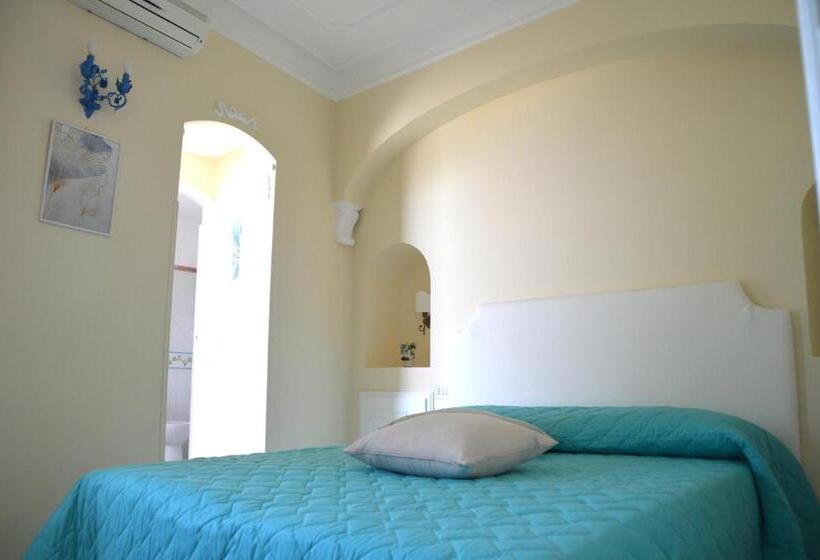 اتاق سوپریور با چشم‌انداز دریا, Villa Mimosa