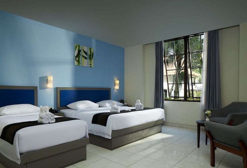 Deluxe Kolmen Hengen Huone, El Hotel Malang
