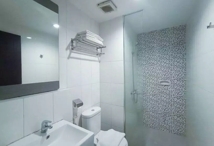 Deluxe Triple Room, El Hotel Malang