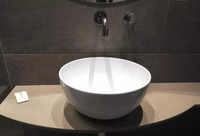 ベーシックトリプルルーム, B&b Moresco