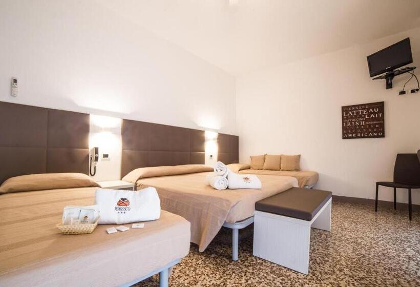 اتاق استاندارد چهارنفره با بالکن, B&b Moresco