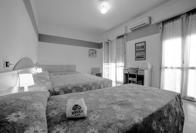 اتاق استاندارد چهارنفره با بالکن, B&b Moresco