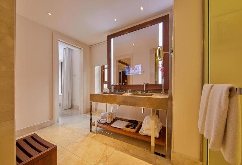 디럭스 룸, Cap Vermell Grand