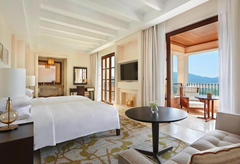 주니어 스위트, Cap Vermell Grand