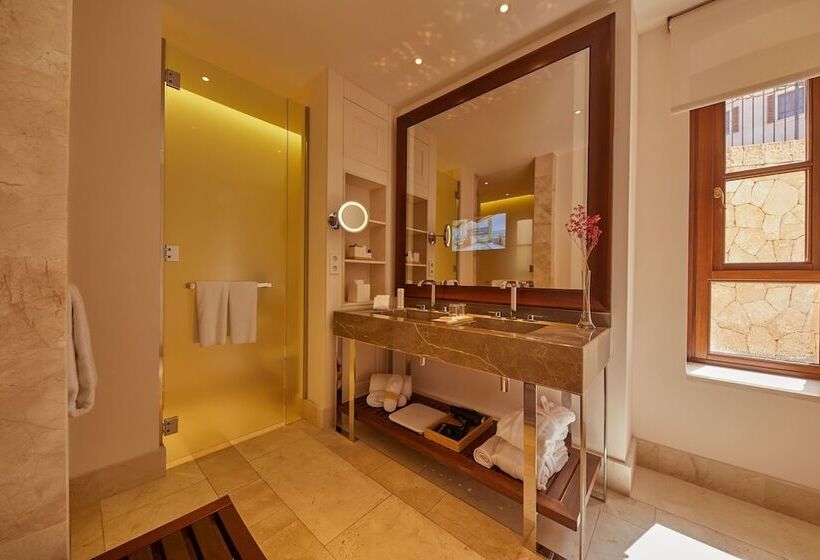 디럭스 룸, Cap Vermell Grand