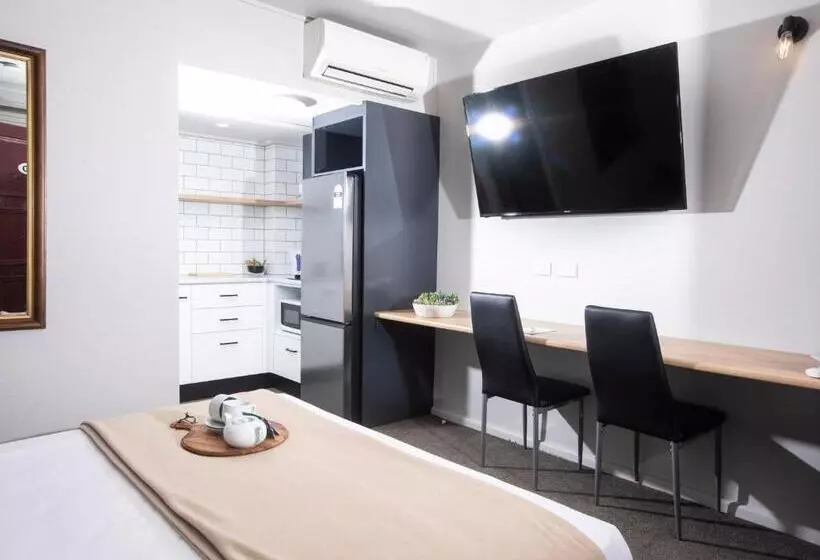 クイーンサイズベッドのスイートルーム, City Centre Motel Armidale