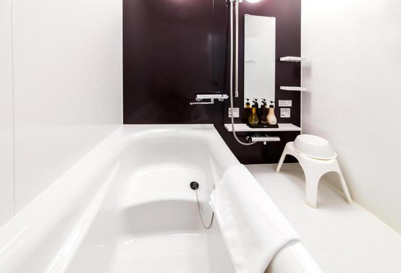 이코노미 스튜디오, Condominium Hotel Monpa