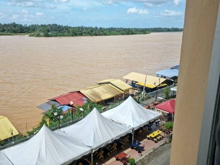 חדר דלוקס, O Destiny Riverside