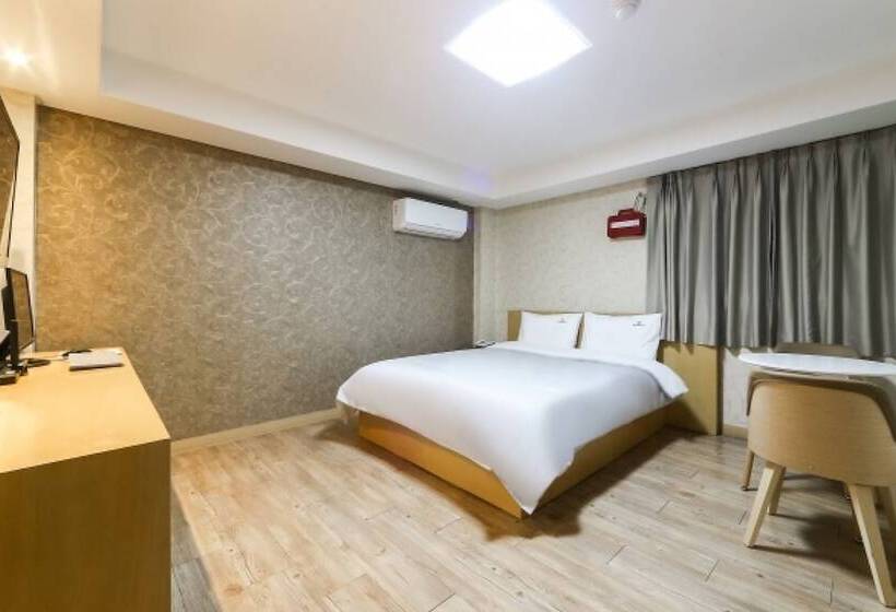 Camera Deluxe, Geoje Win