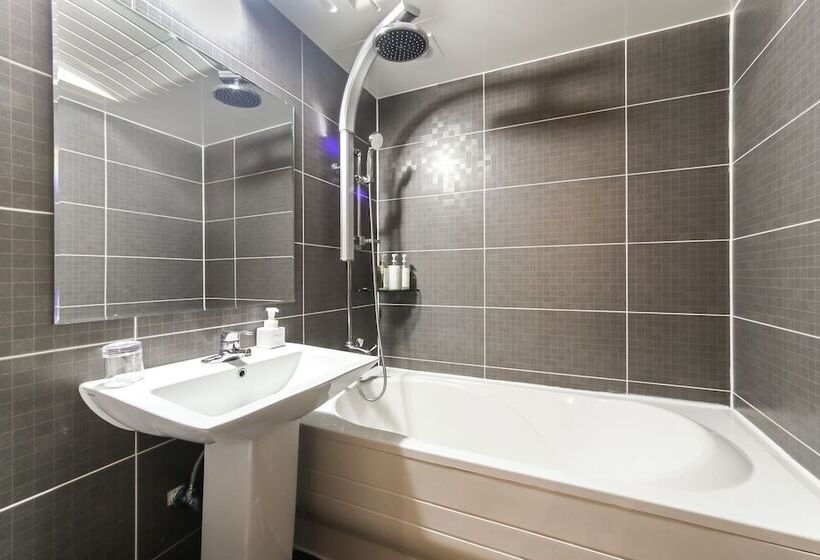 Camera Deluxe, Geoje Win