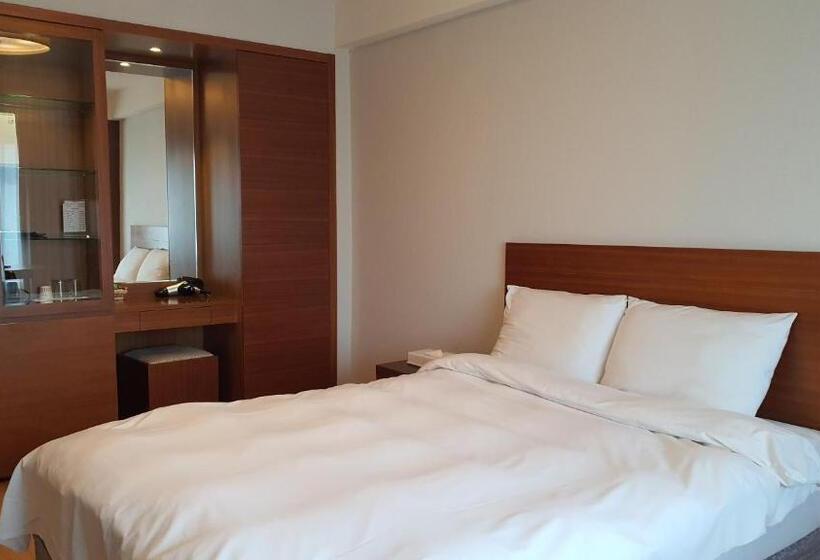 标准间, Gyungpo Beach