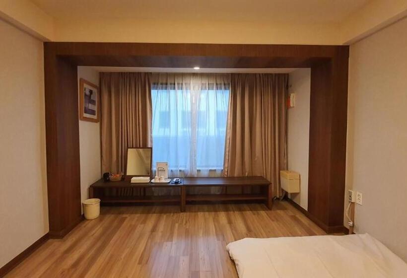 标准间, Gyungpo Beach