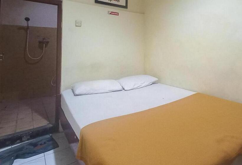 Номер Стандарт, Malang Near Alun Alun Malang Redpartner