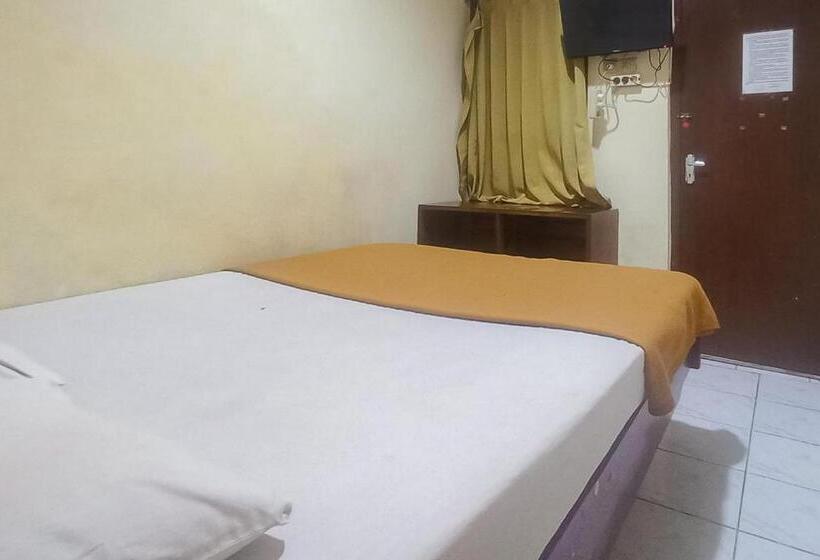 Номер Стандарт, Malang Near Alun Alun Malang Redpartner