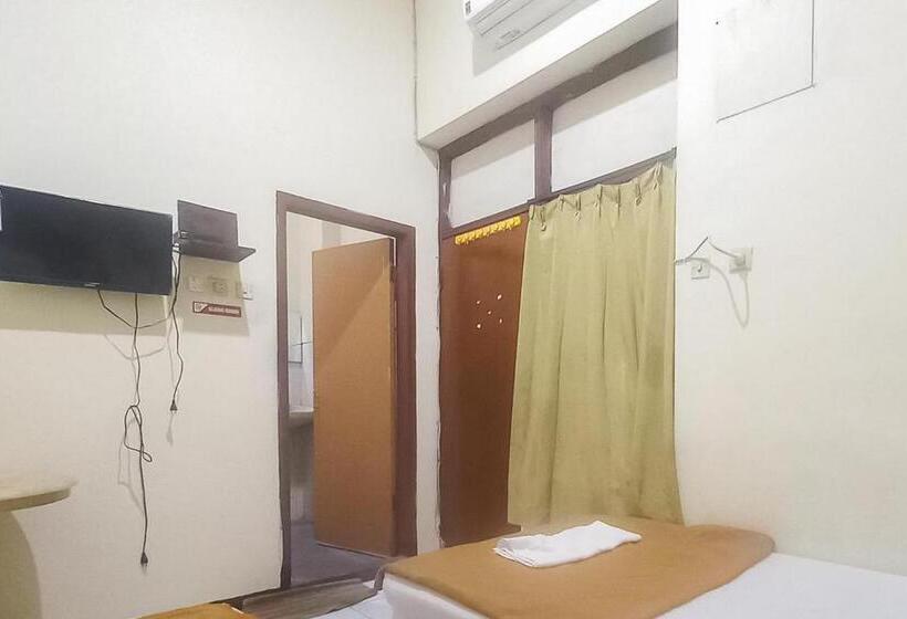 Номер Стандарт, Malang Near Alun Alun Malang Redpartner