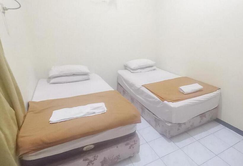 Номер Стандарт, Malang Near Alun Alun Malang Redpartner