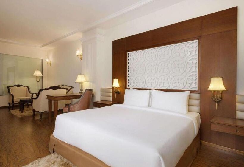 جناح إدارى سرير كينج, Ramada Plaza By Wyndham Chandigarh Zirakpur