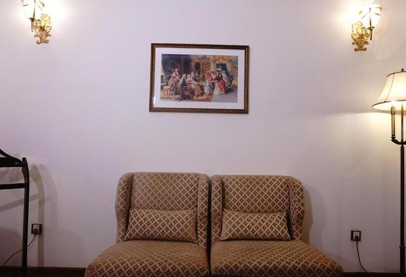 جناح إدارى سرير كينج, Ramada Plaza By Wyndham Chandigarh Zirakpur