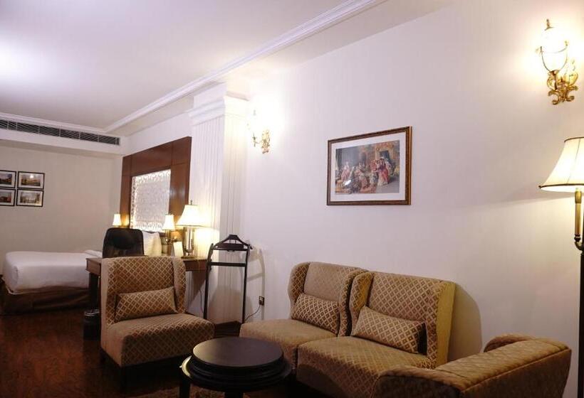 سوئیت اجرایی با تخت کینگ, Ramada Plaza By Wyndham Chandigarh Zirakpur