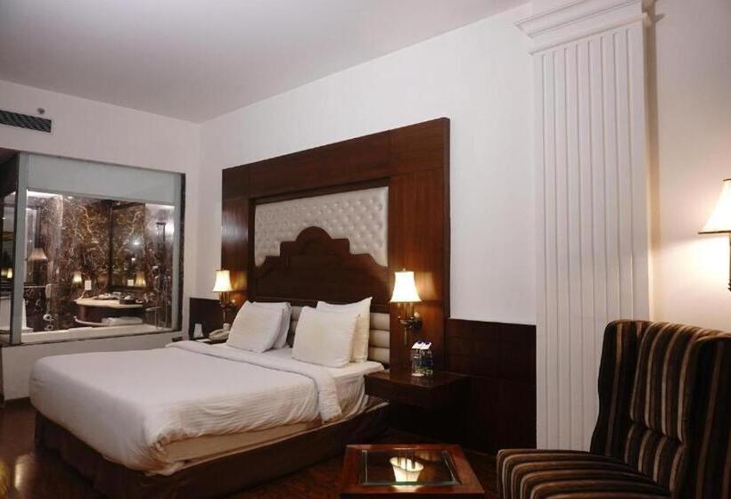 غرفة تنفيذية, Ramada Plaza By Wyndham Chandigarh Zirakpur