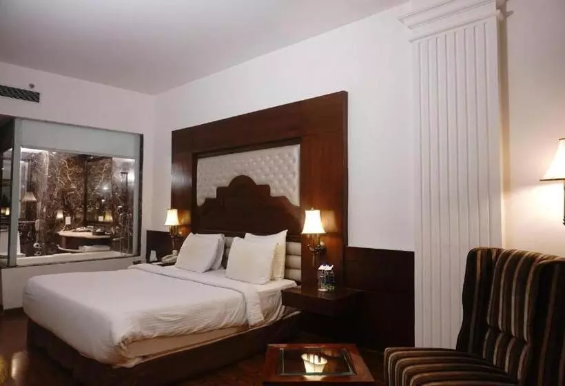 エクゼクティブルーム, Ramada Plaza By Wyndham Chandigarh Zirakpur