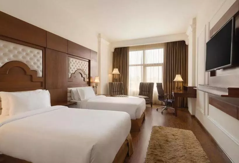 身障者適用スタンダードルーム, Ramada Plaza By Wyndham Chandigarh Zirakpur