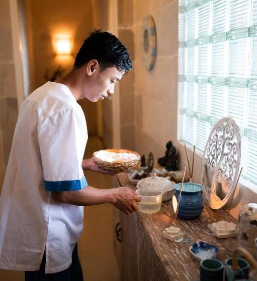 スタンダードスタジオ, Scallywags Resort