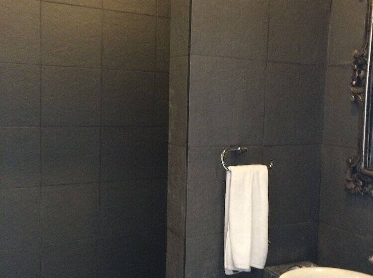 オーシャンビュースタンダードルーム, Scallywags Resort