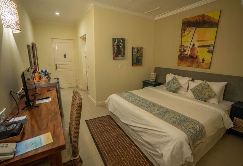 スタンダードスタジオ, Scallywags Resort