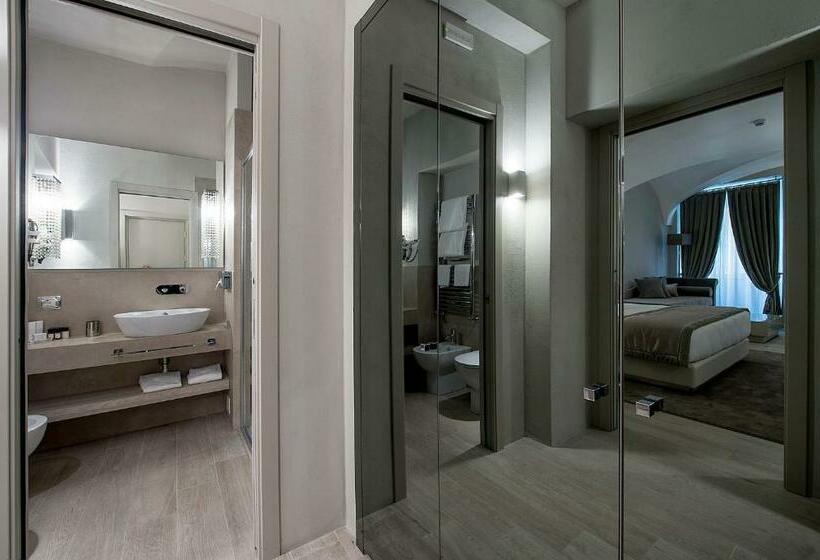 חדר אקזקיוטיב משפחתי, Terrace Pantheon Relais