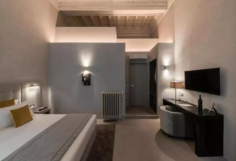 اتاق لوکس, Terrace Pantheon Relais