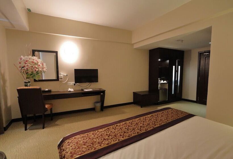 Номер Deluxe, The Guest Hotel & Spa