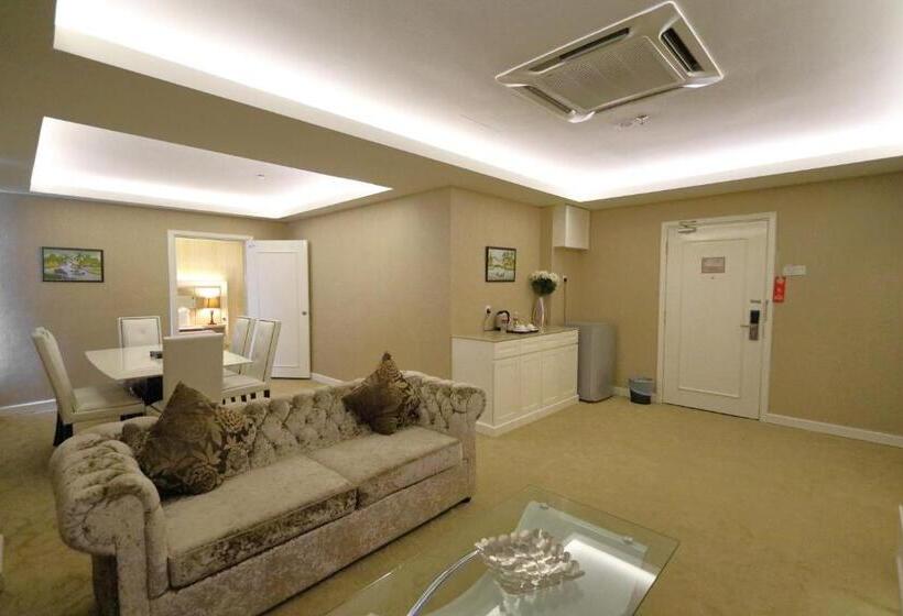 Президентский Люкс, The Guest Hotel & Spa