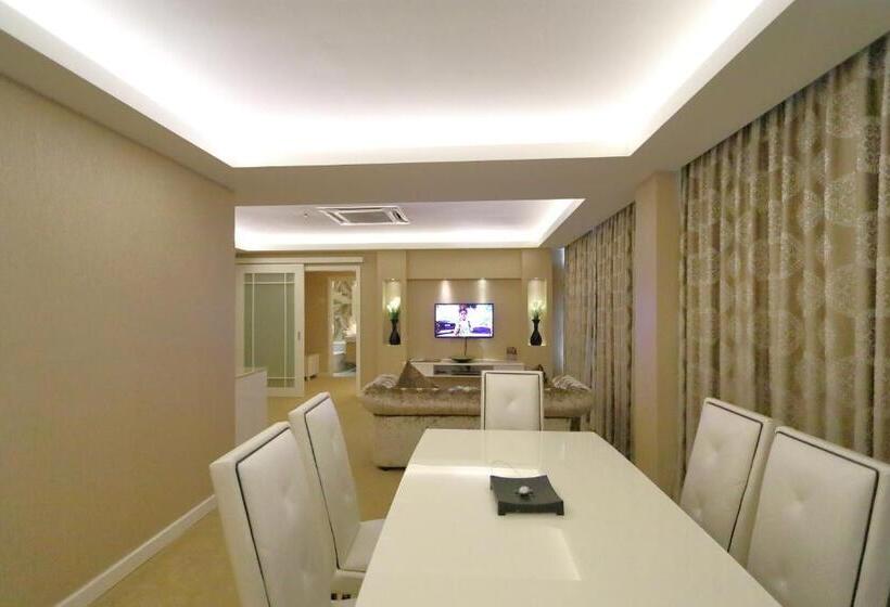 Президентский Люкс, The Guest Hotel & Spa