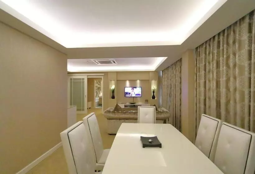 سوئیت پرزیدنت, The Guest Hotel & Spa
