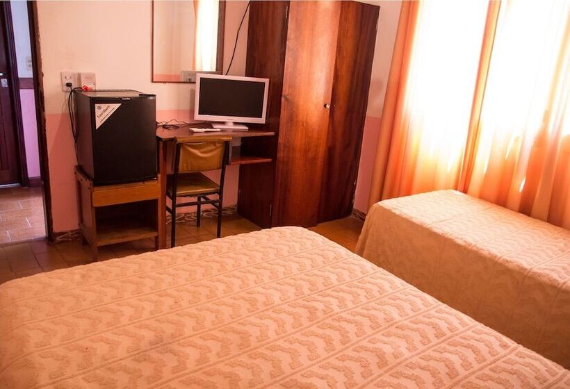 חדר סטנדרט לשלושה, Tierra Colorada