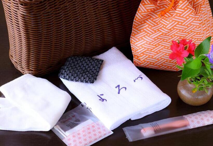 اتاق خانوادگی, Yorozuya