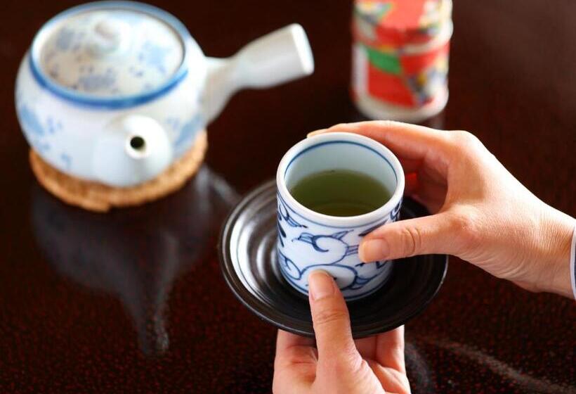 اتاق خانوادگی, Yorozuya