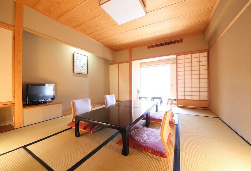 اتاق استاندارد سه نفره, Yorozuya