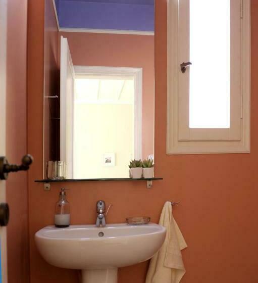 高级三人间, Almyris