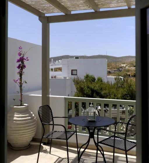 高级三人间, Almyris