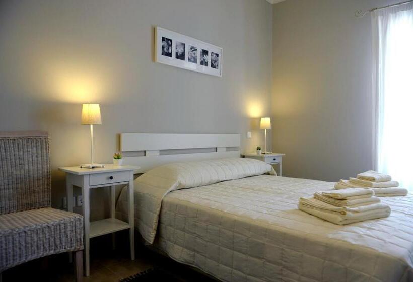 高级大房间, Almyris