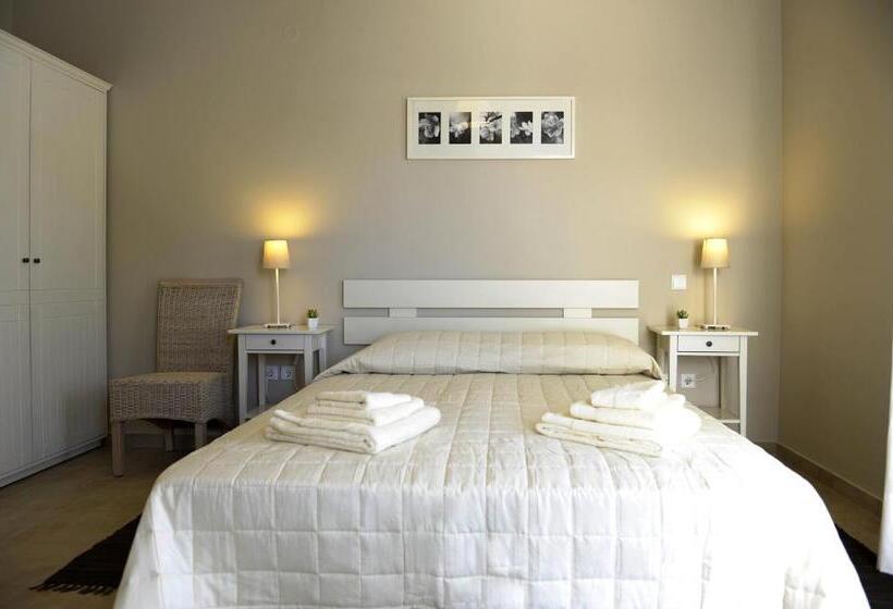 高级大房间, Almyris