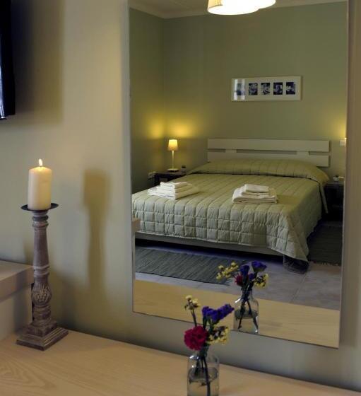 高级大房间, Almyris