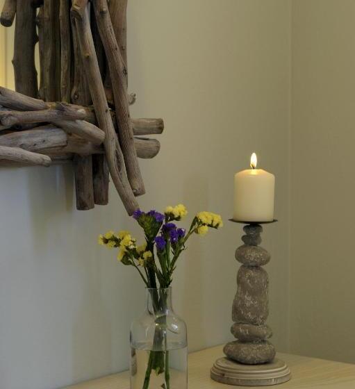 高级三人间, Almyris