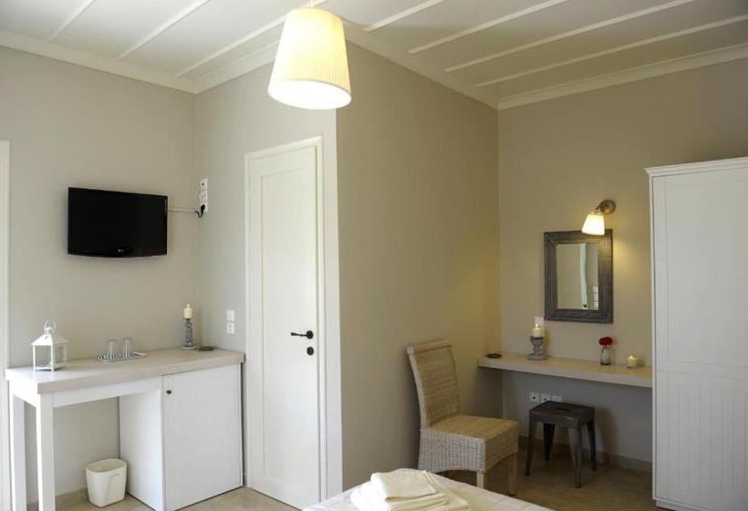 高级三人间, Almyris