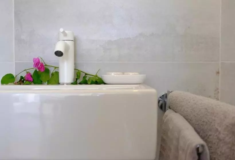 آپارتمان 1 خوابه با تراس, Kobe House