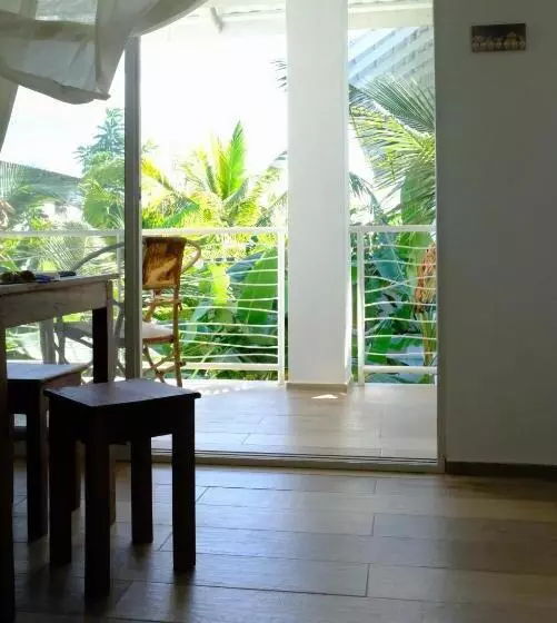 آپارتمان 1 خوابه با تراس, Kobe House