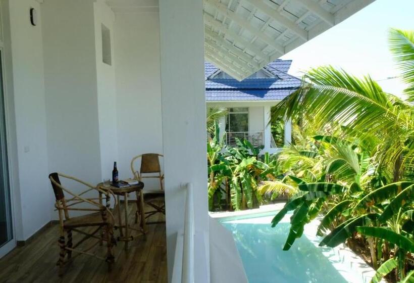 غرفة دوبلكس, Kobe House